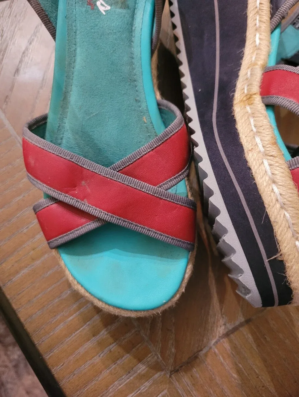 Sketchers Comfortable Memory Foam Ankle Straps Sandals Size 9!